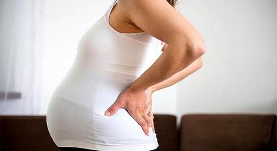 علت کمر درد در دوران بارداری