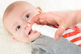 بینی نوزاد را چگونه تمیز کنیم