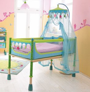 قابلیت تنظیم ارتفاع تخت سرویس خواب نوزاد